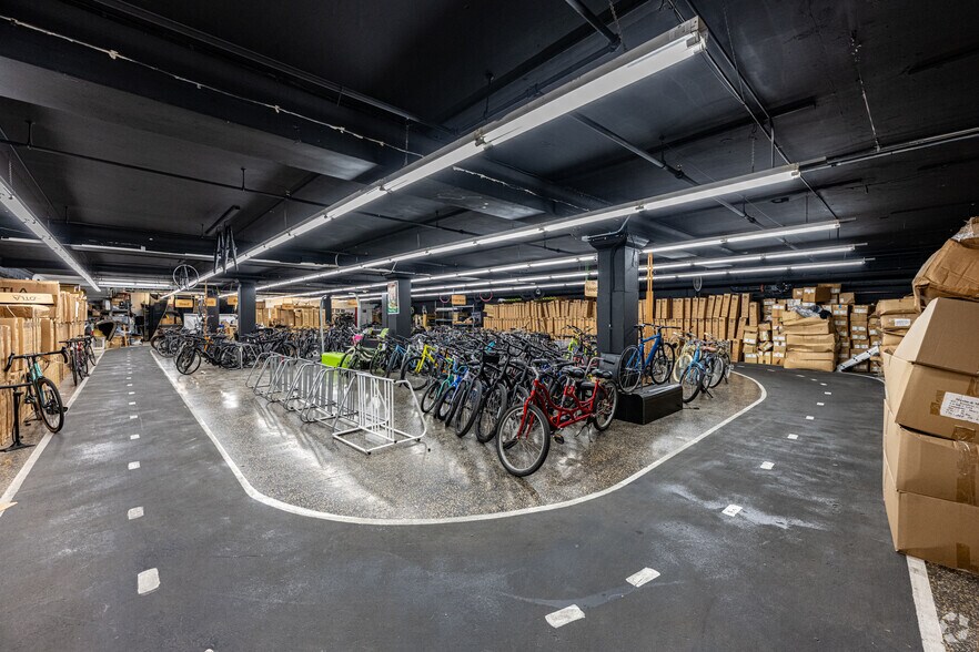 More Photos Of 425 S Broadway, Los Angeles General Retail For Sale