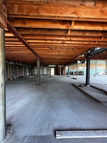 More Photos Of 2 W Michigan Ave, Ypsilanti Freestanding For Lease