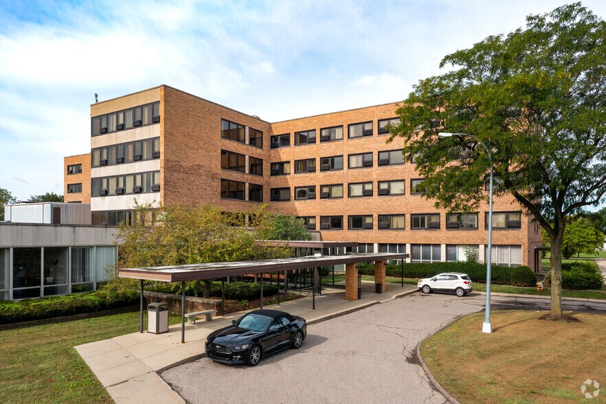 Primary Photo Of 26400 W Outer Dr, Lincoln Park Hospital For Sale