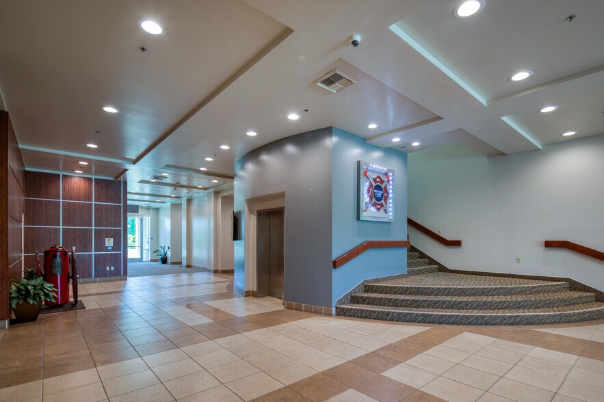 More Photos Of 10545 Armstrong Ave, Sacramento Office For Lease