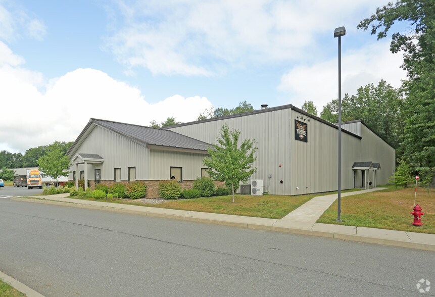 Primary Photo Of 5 Fairchild Sq, Clifton Park Warehouse For Lease