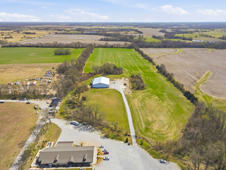 More Photos Of 306 SE Highway AA, Clinton Industrial For Sale