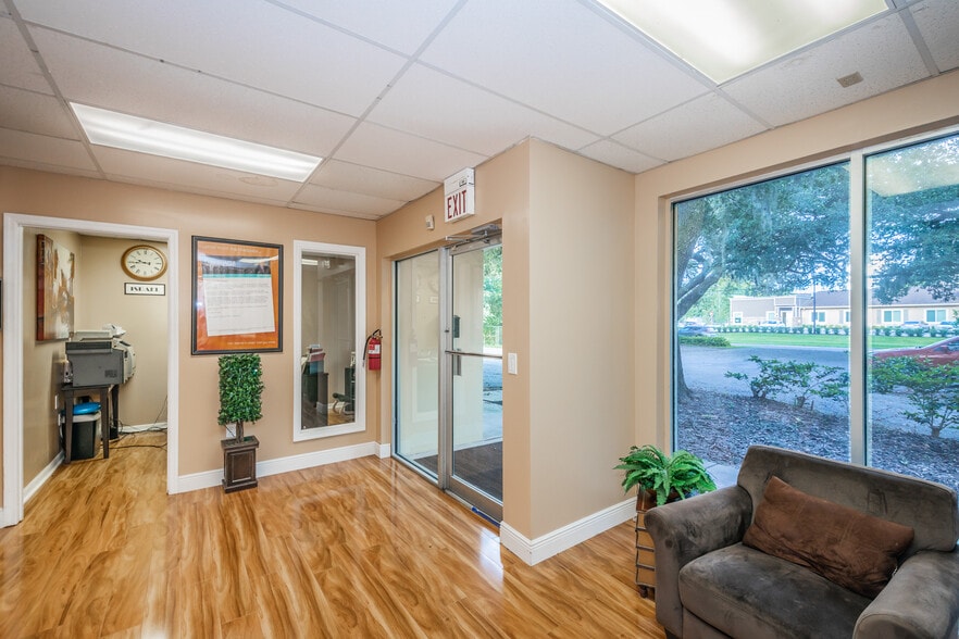More Photos Of 221 Pauls Dr, Brandon Loft Creative Space For Lease
