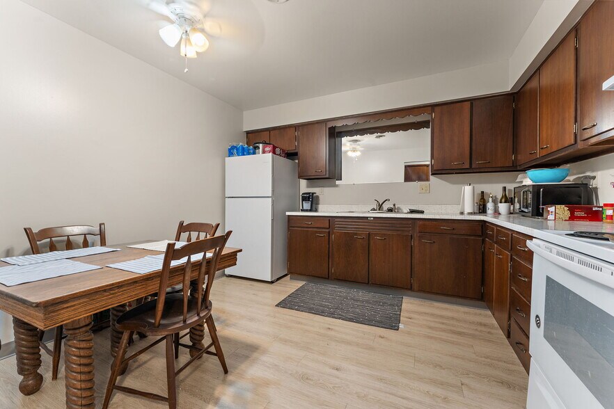 More Photos Of 250 N Main St, Crown Point Office For Sale