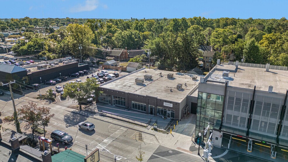 More Photos Of 209-215 W Troy St, Ferndale Storefront Retail Office For Lease