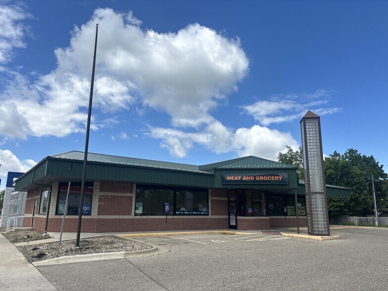 More Photos Of 712 NW 4th St, Faribault Storefront For Lease