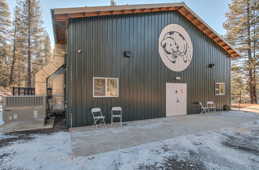 More Photos Of 56870 Enterprise Dr, Sunriver Flex For Sale