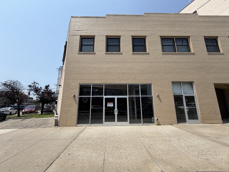 More Photos Of 3100 Bergenline Ave, Union City Office Residential For Lease