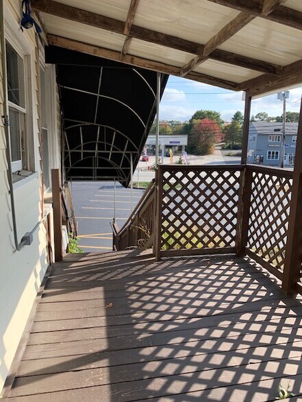 More Photos Of 1049 Tiogue Ave, Coventry Showroom For Lease