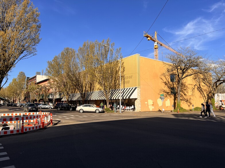 Primary Photo Of 233 SW 2nd St, Corvallis Storefront For Sale