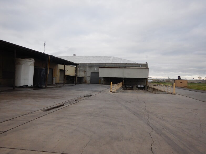 More Photos Of 2777 N Highway 59, Merced Warehouse For Lease