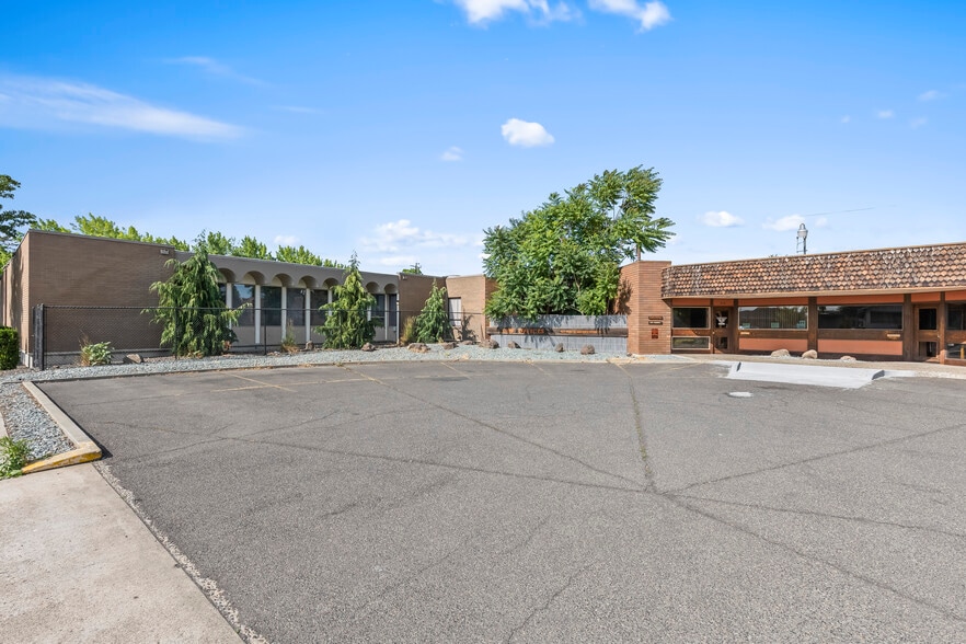 Primary Photo Of 411-413 N 2nd St, Yakima Office For Sale