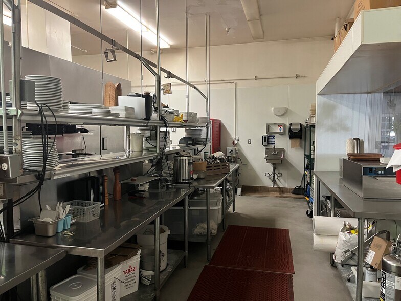 More Photos Of 5862-5872 Doyle St, Emeryville Restaurant For Sale