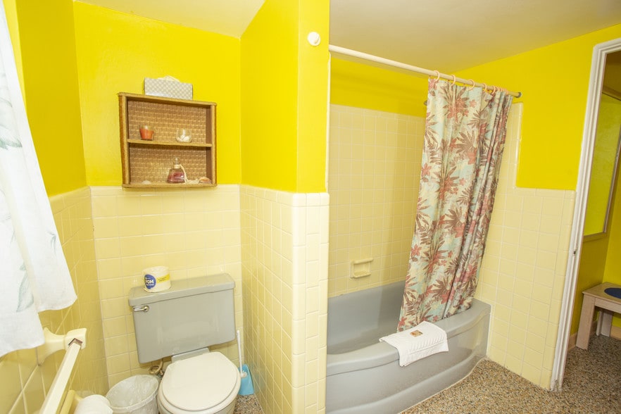 More Photos Of 11240 1st St, Treasure Island Hotel For Sale