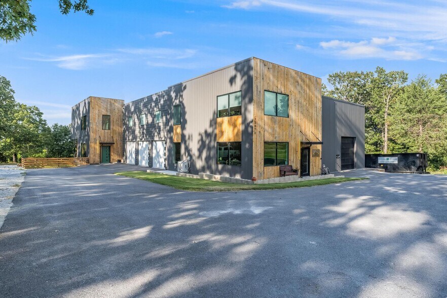 More Photos Of 13870 HWY 279, Gravette Flex For Sale