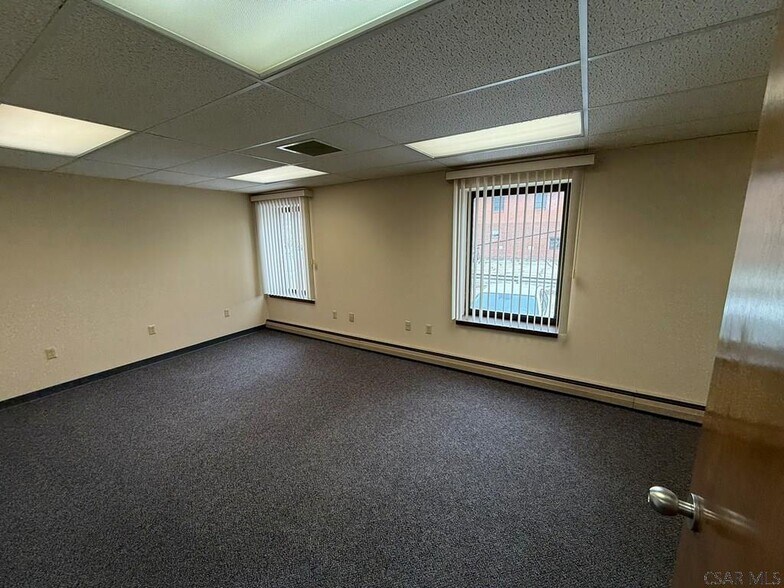 More Photos Of 244 Walnut St, Johnstown Medical For Lease