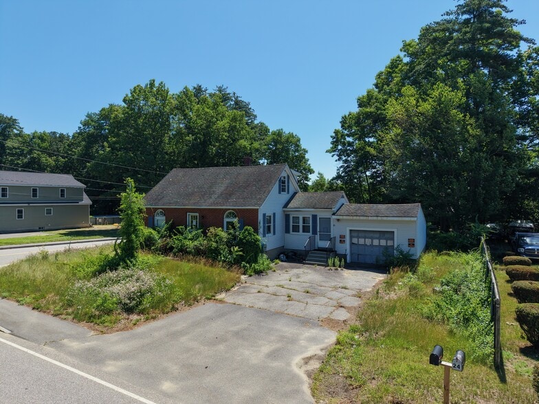 More Photos Of 22 A Old Rd, Plaistow Service For Sale