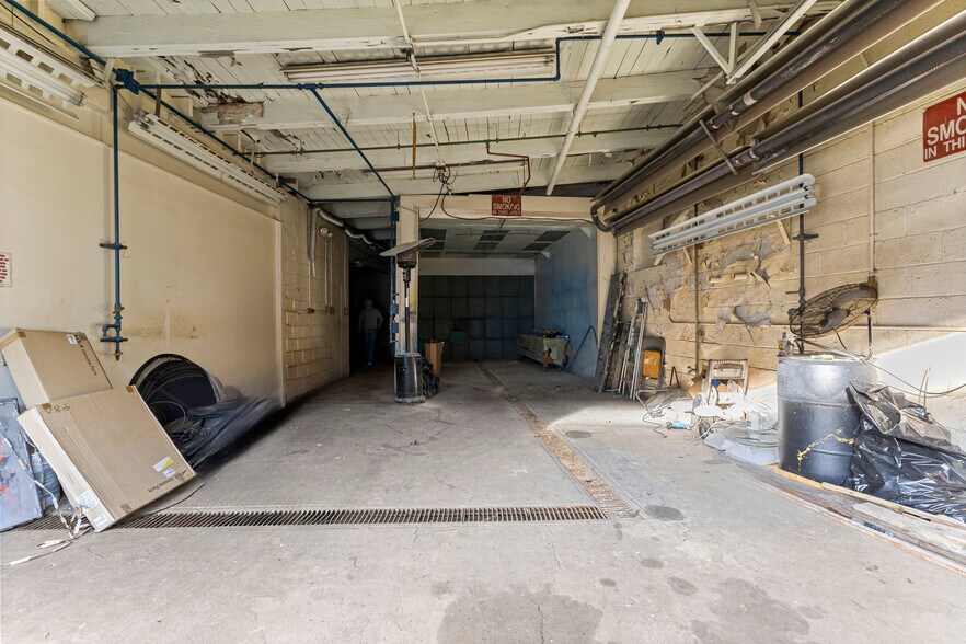 More Photos Of 5420 Oakman Blvd, Dearborn Warehouse For Sale