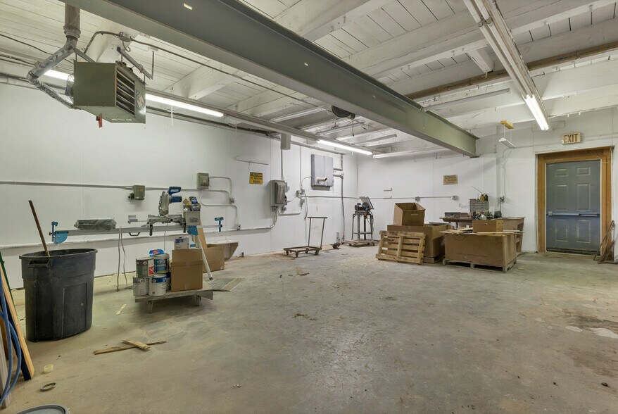 More Photos Of 55 Maynesboro St, Berlin Industrial For Sale