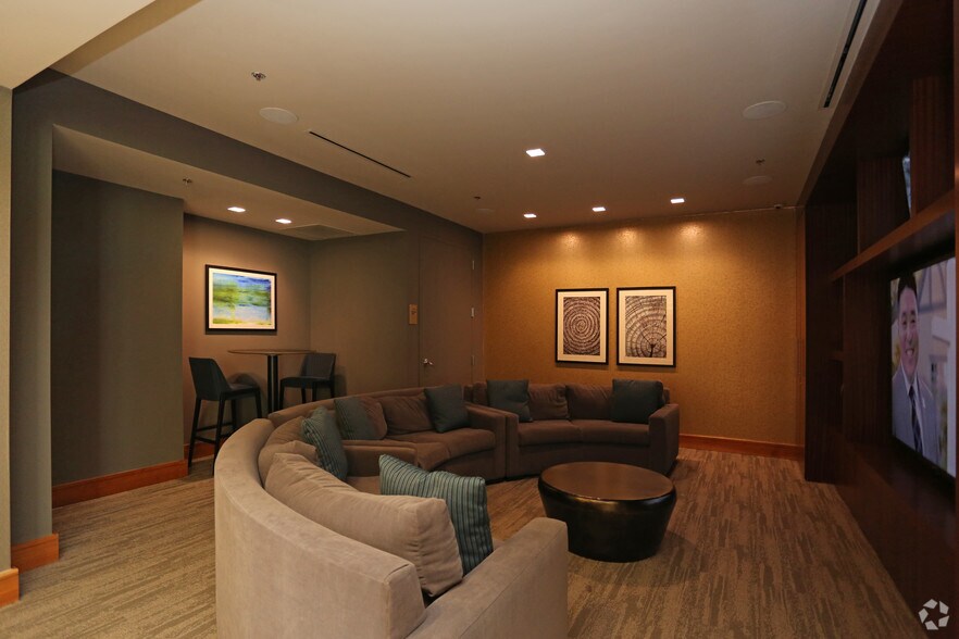 More Photos Of 10000 Town Center Ave, Columbia Apartments For Lease