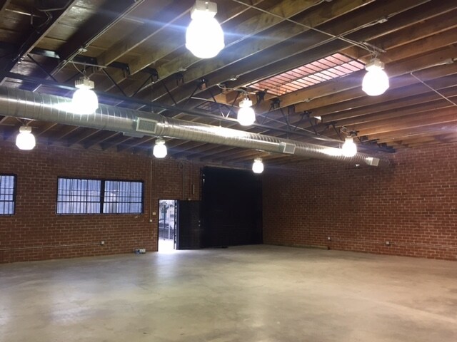 More Photos Of 1200 Albany St, Los Angeles Warehouse For Lease