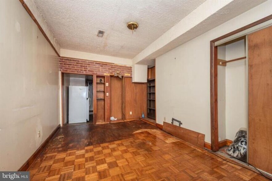 More Photos Of 212 W Saratoga St, Baltimore Storefront Retail Residential For Sale
