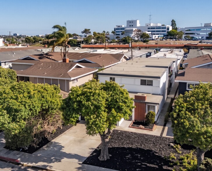 More Photos Of 1304 Amethyst St, Redondo Beach Multifamily For Sale