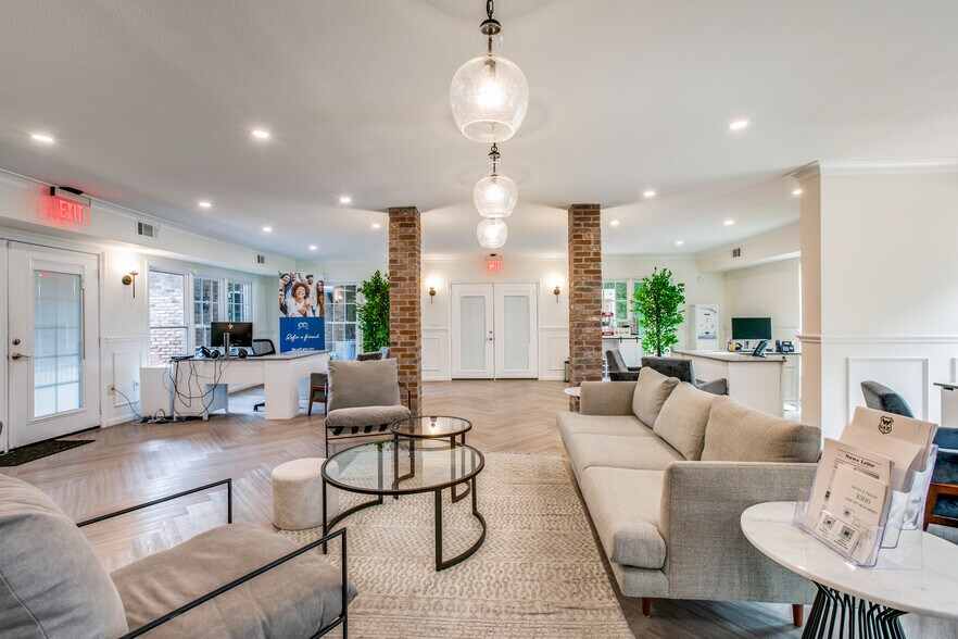 More Photos Of 8900 Chimney Rock Rd, Houston Apartments For Sale