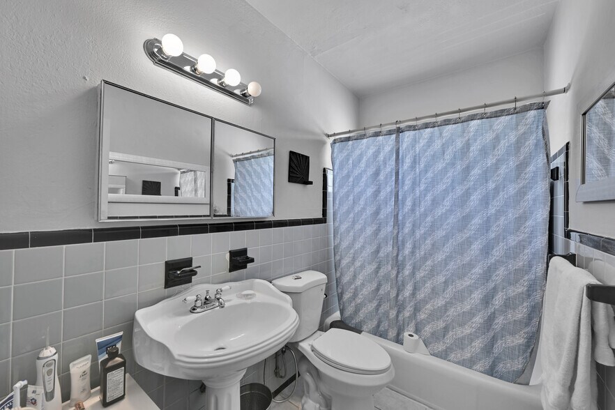 More Photos Of 1240 14th St, Miami Beach Apartments For Sale