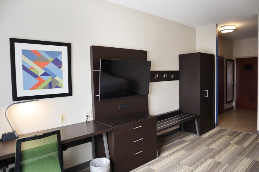 More Photos Of 157 Soldier Colony Rd, Canton Hotel For Sale