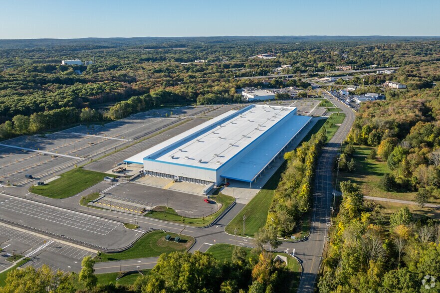 More Photos Of 137 Lathrop Rd, Plainfield Distribution For Sale