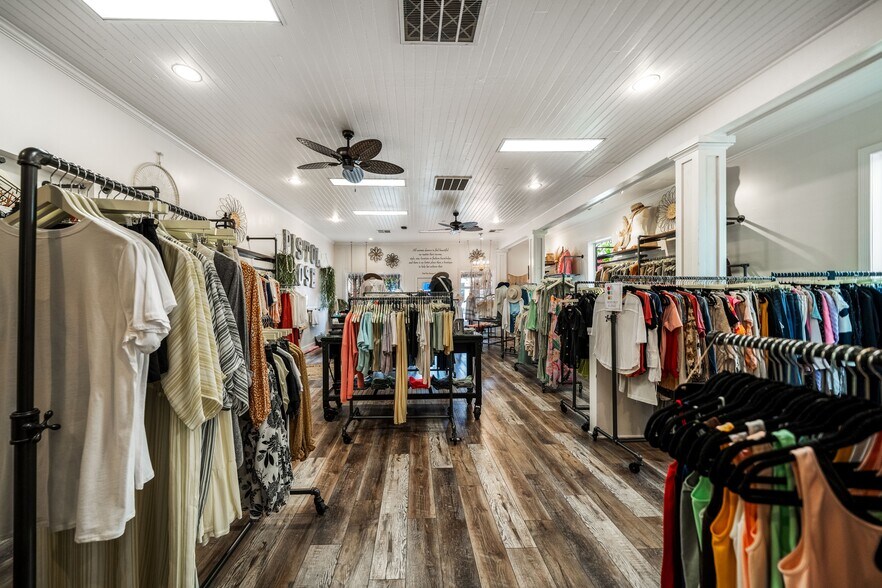 More Photos Of 20832 Front St, Cottonwood General Retail For Sale