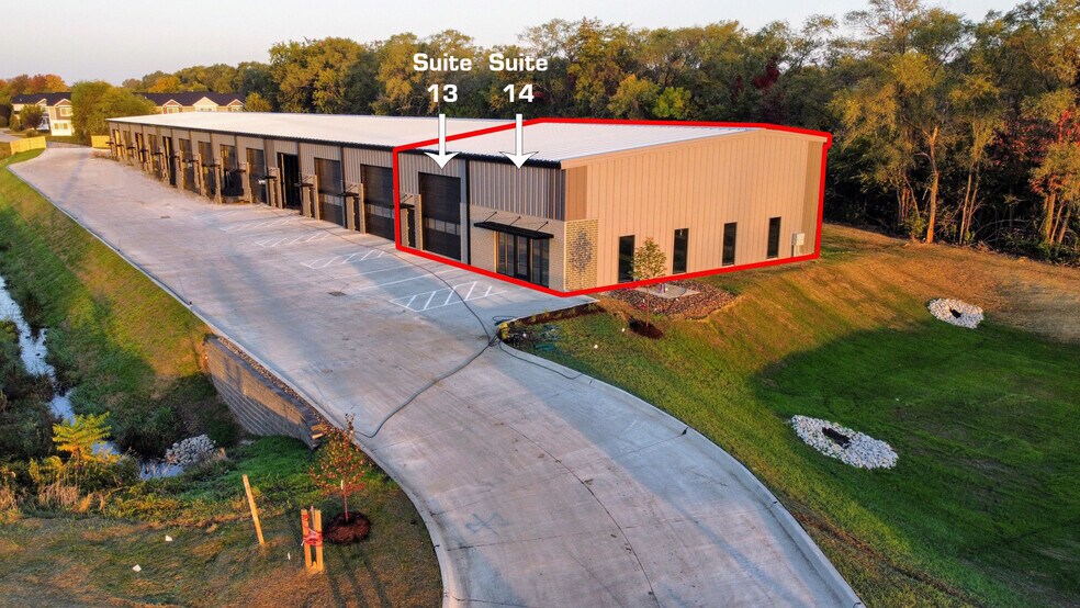 More Photos Of 2101 Delavan Drive, West Des Moines Industrial For Lease