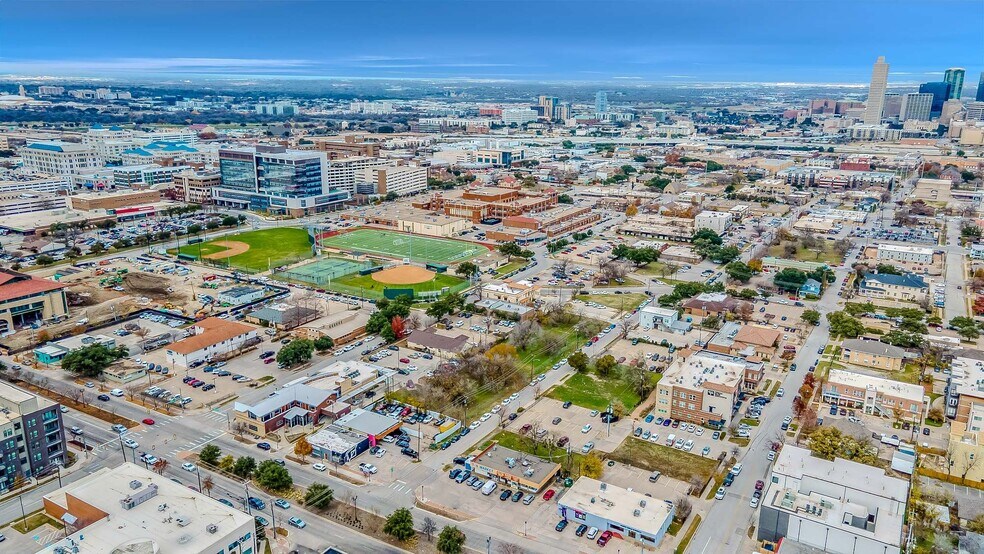 More Photos Of 950 W Rosedale St, Fort Worth Freestanding For Sale