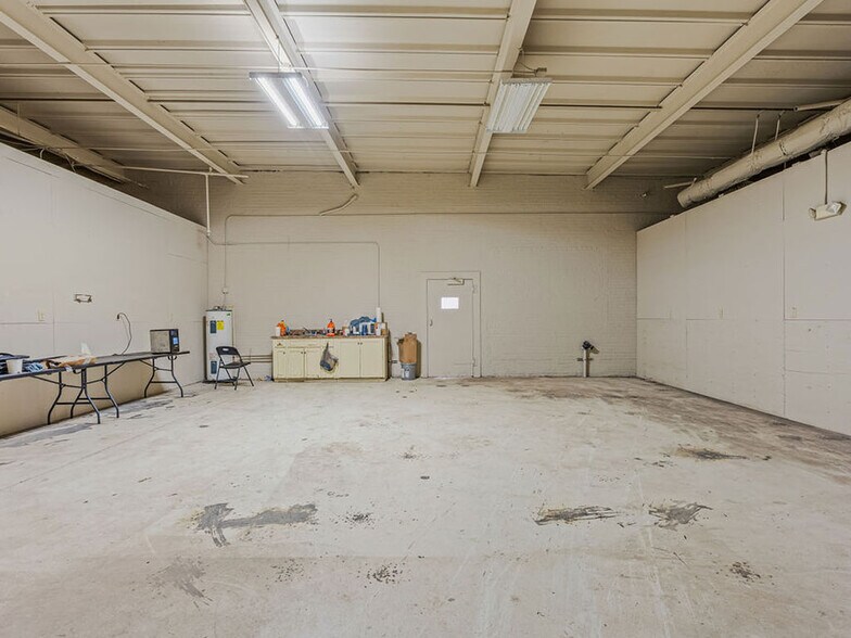 More Photos Of 1002 Douglas Ave, Opp Manufacturing For Lease