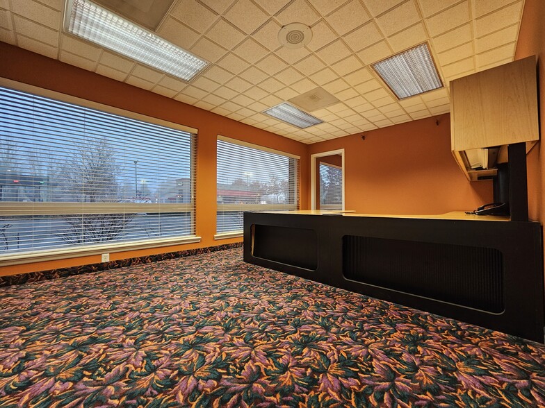 More Photos Of 5125 Wittenberg Ln NE, Salem Medical For Sale