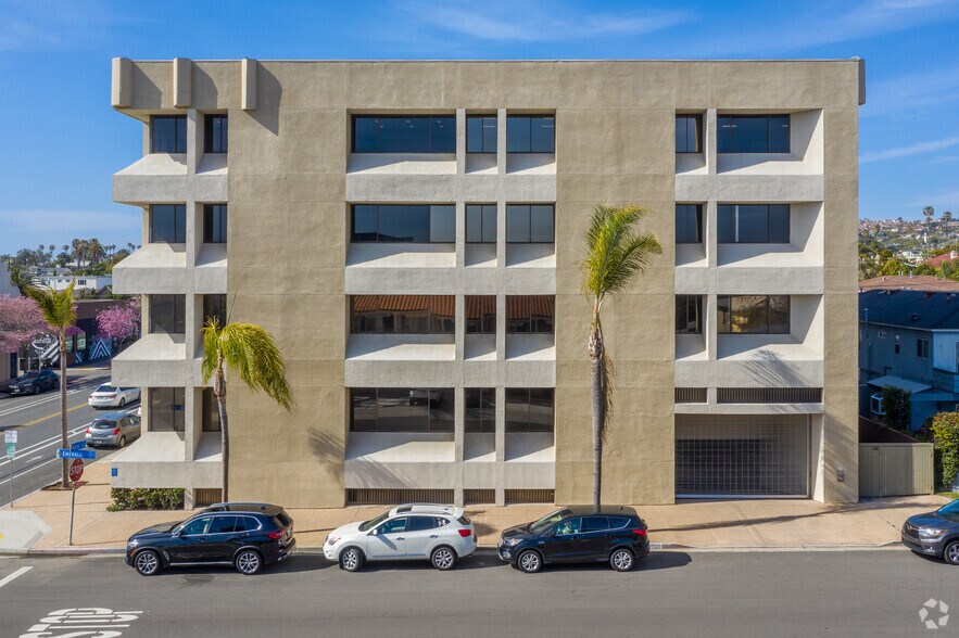More Photos Of 4655 Cass St, San Diego Office For Lease