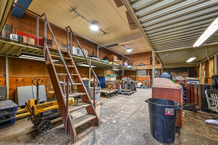 More Photos Of 242 Merchant St, Ambridge Warehouse For Sale