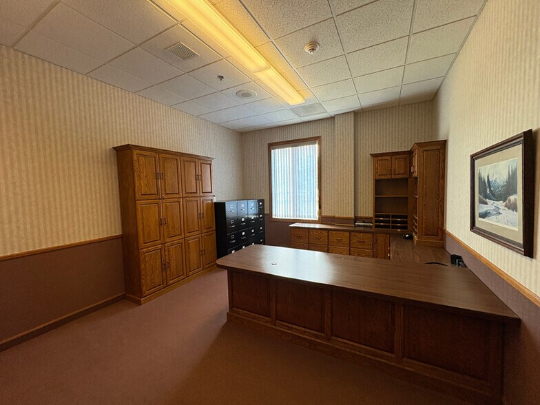 More Photos Of 1515 N Sanborn Blvd, Mitchell Office For Sale