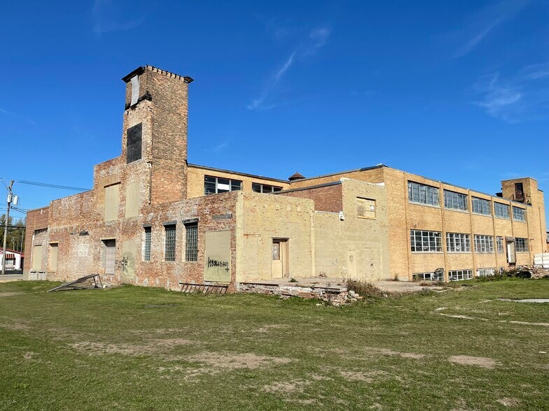 More Photos Of 1600-1660 Pleasant St, Dekalb Manufacturing For Lease