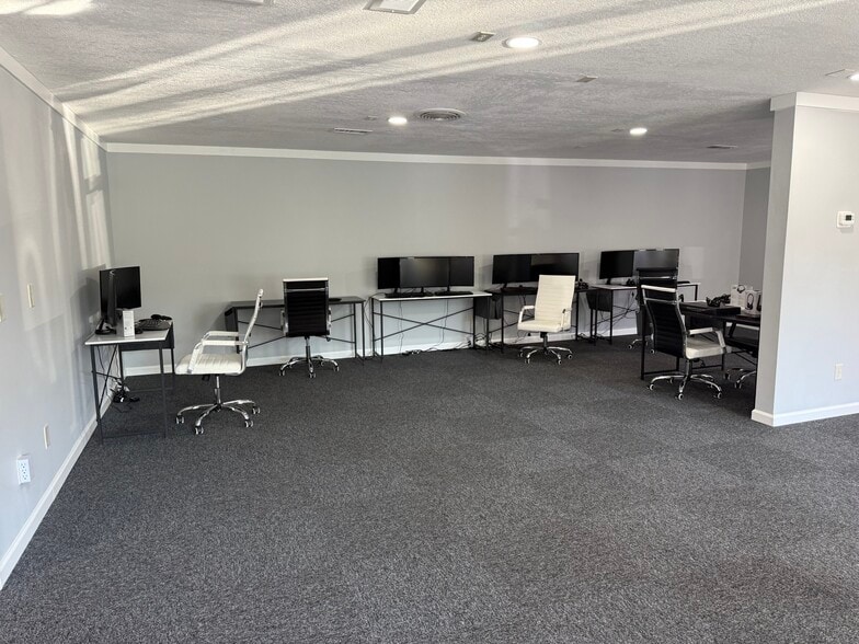 More Photos Of 1160 Topside Rd, Louisville Flex For Lease