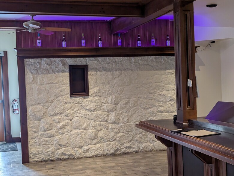 More Photos Of 2300 Wharncliffe Rd S, London Restaurant For Sale