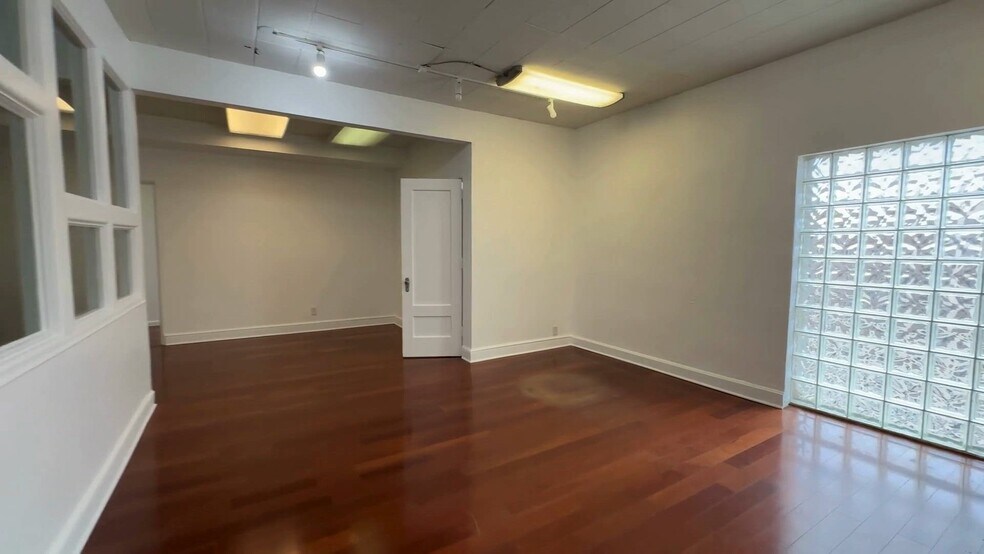Primary Photo Of 215 W 18th St, Kansas City Office For Lease