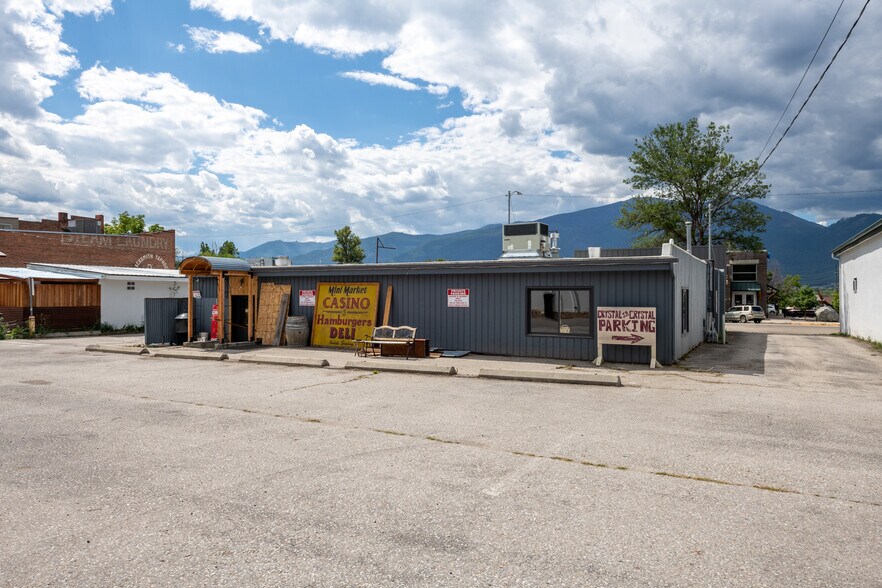 More Photos Of 108 Main St, Stevensville General Retail For Sale