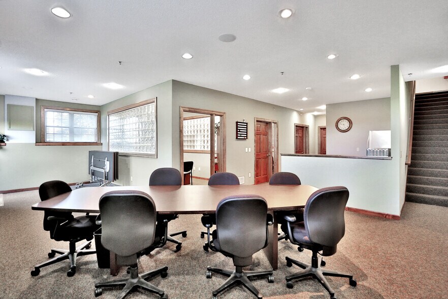 More Photos Of 2191-2195 Northdale Blvd NW, Coon Rapids Office For Sale