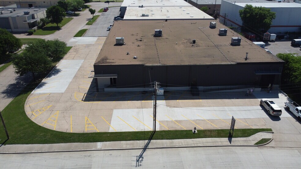 More Photos Of 3400 Royalty Row, Irving Distribution For Sale