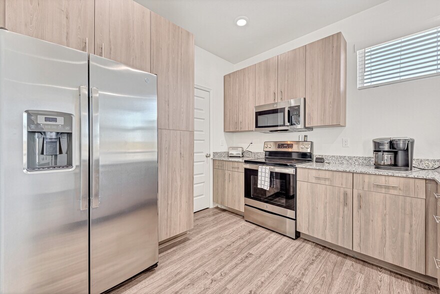 More Photos Of 1512 S Razorback Rd, Fayetteville Apartments For Sale