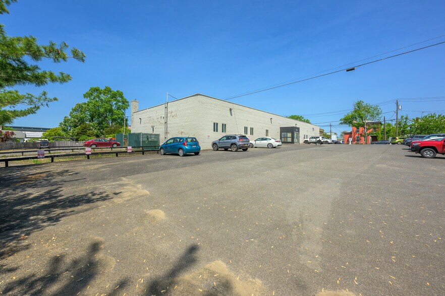 More Photos Of 747 Warren St, Hudson Medical For Sale