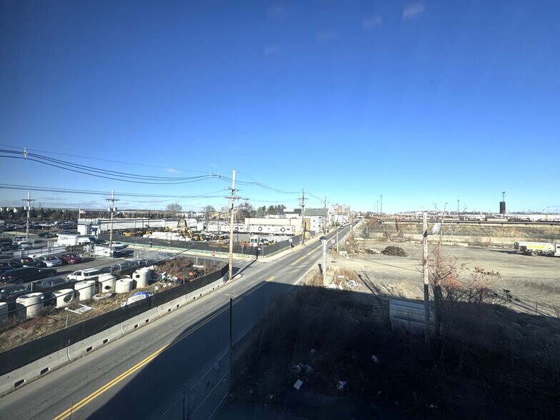 More Photos Of 4 Betty St, Everett Flex For Lease