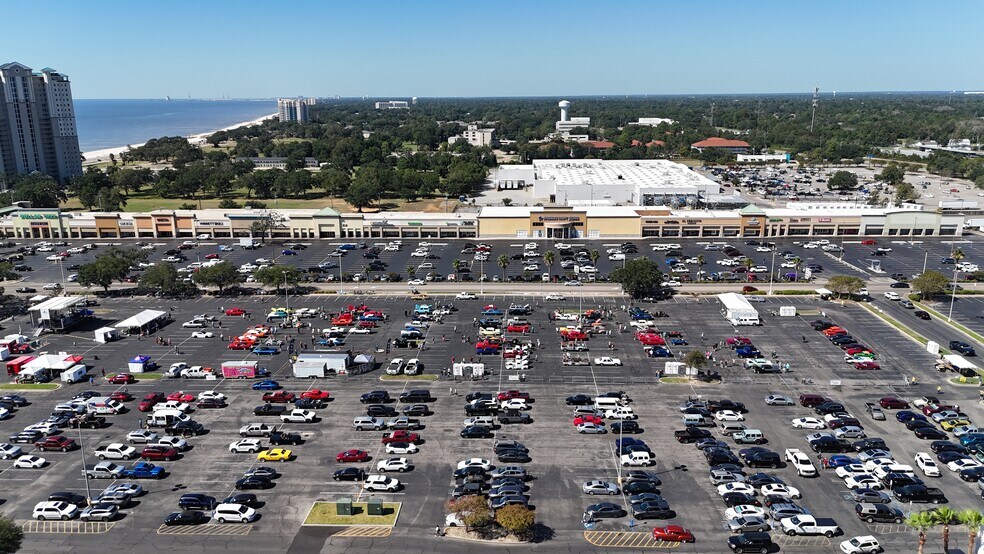 More Photos Of 2650 Beach Blvd, Biloxi Storefront For Sale